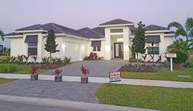 Large Corner Lot with Partial Lake View, Bonus Room upgrade, Large Pool, Large Deck!